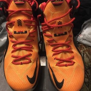 Lebron 12 Laser orange Cleveland edition